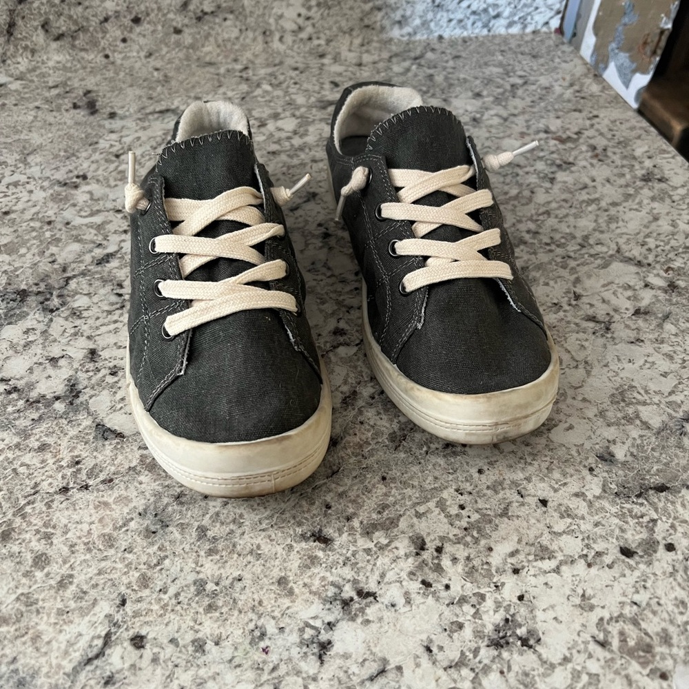 Jelly pop sneaker grey size 9